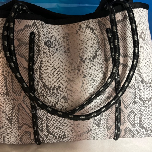 Neoprene Python Bag - Picture 4 of 8